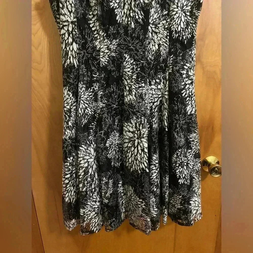 Black & White Floral Fit-and-Flare Dress - Picture 7 of 9